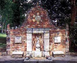 Architecture d' Arcangues - la fontaine au Dauphin