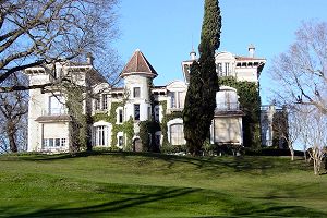 Chateau d'Arcangues reconstruit en 1900. 