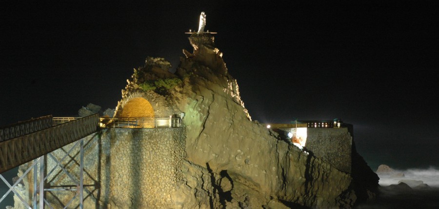 Biarritz, le Rocher de la Vierge la nuit/© CDT64