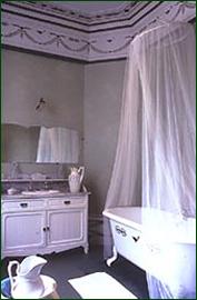 Bathroom at the hotel Ch�teau Urtubie in Urrugne, south west