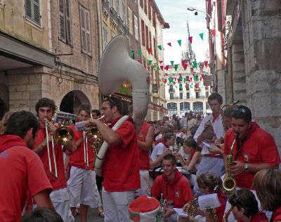 Banda f&ecirc;tes de Bayonne/&copy CDT64