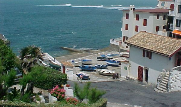 Port in Gu&eacute;thary/&copy CDT64