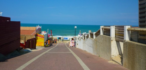 path to the beach