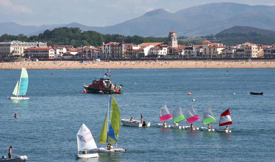sailing in St Jean de Luz Ciboure bay