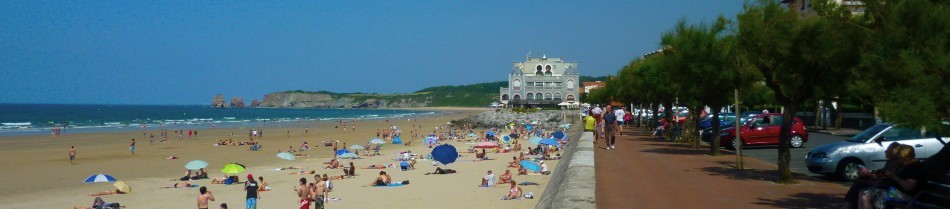 the beacvh in Hendaye et les 2 jumeaux