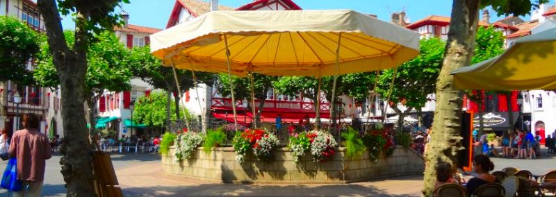 place Louis XIV St Jean de Luz