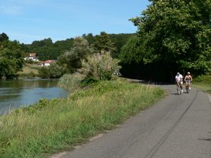The Nive, the path from Bayonne to Ustaritz/© CDT64