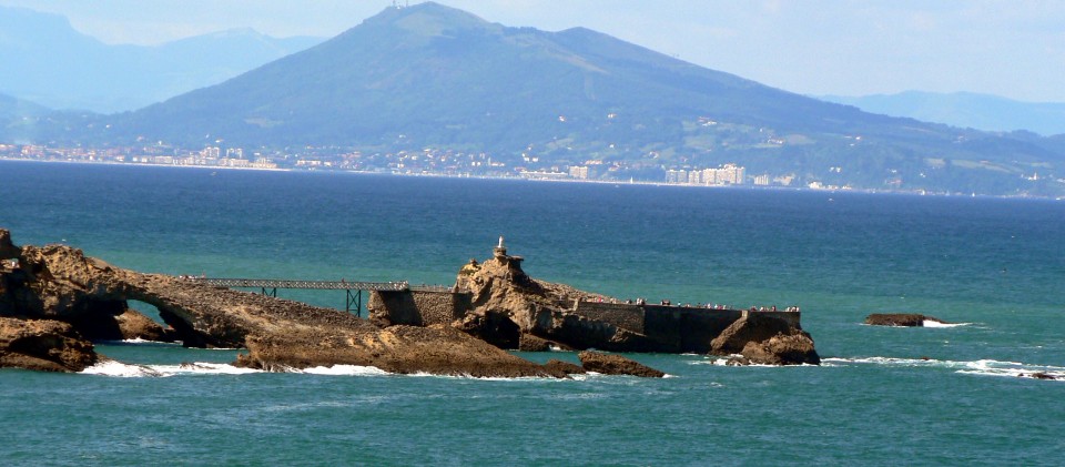 Rocher de la Vierge and the jaizquibel in Biarritz © CDT64