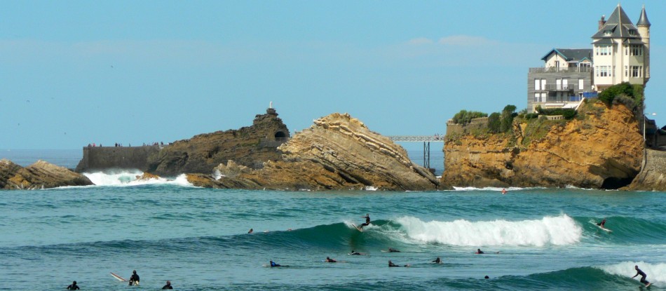 Surf at the belza cote des basques biarritz/© CDT64